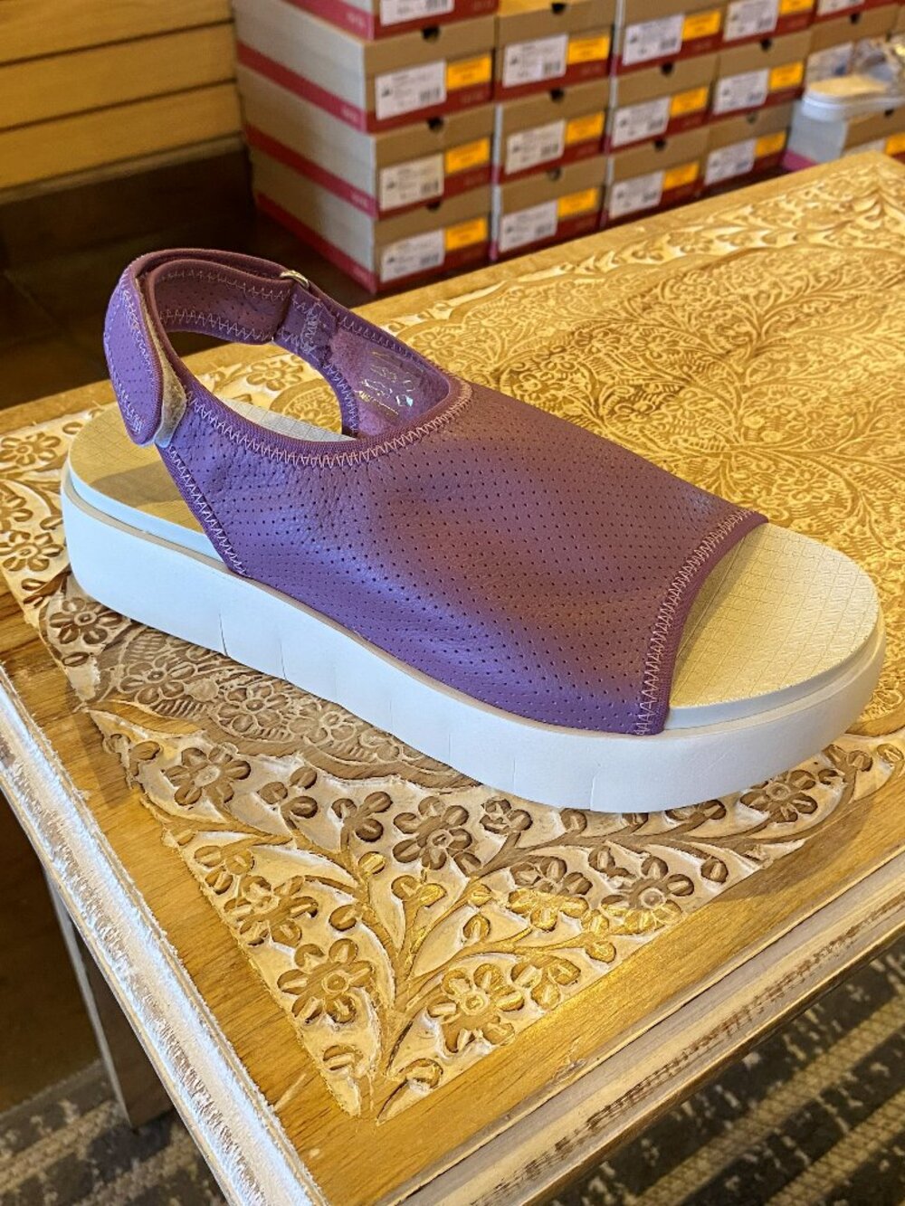 Saydo - Rhea Violet - Multiple Sizes (NEW W/ BOX)